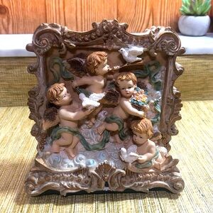 NOT FOR SALE Vintage Resin Angel Cherub 6"x7" Music Box not sure of the song
